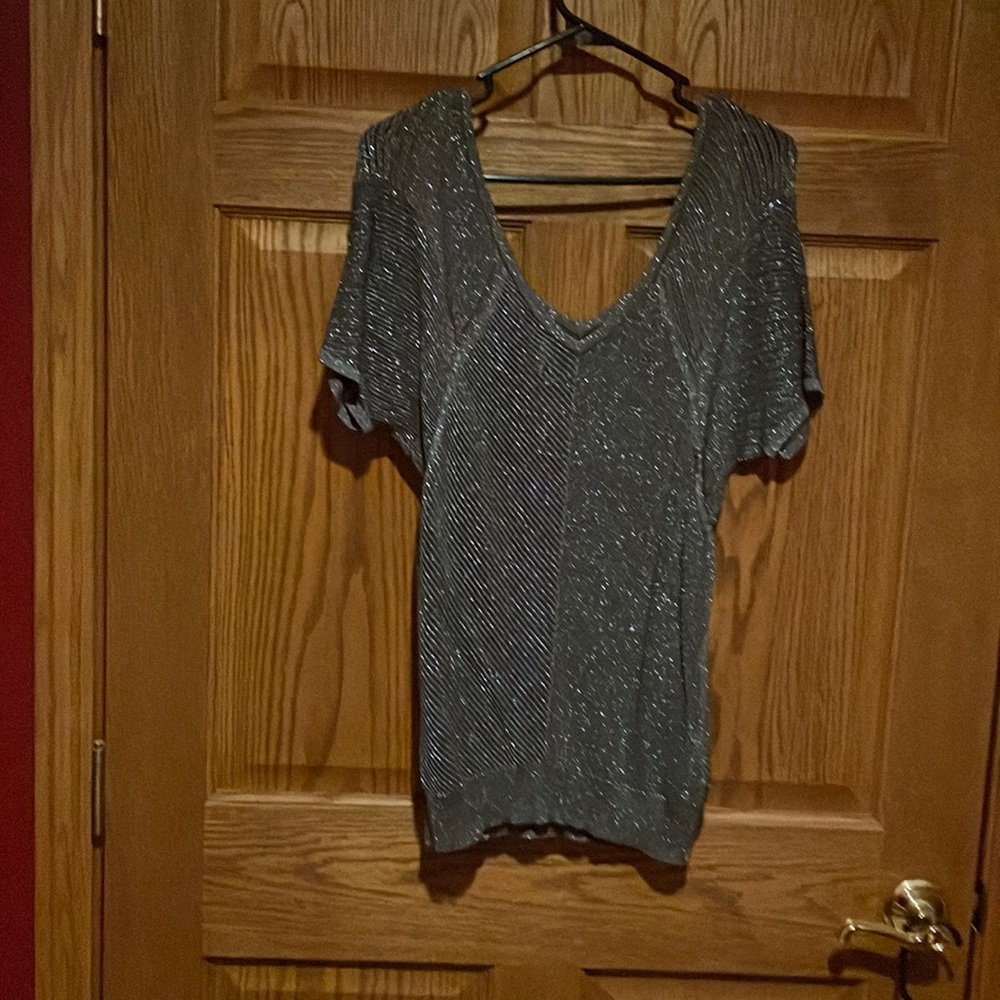 Studio Y Short Sleeved V-Neck Shimmer Top